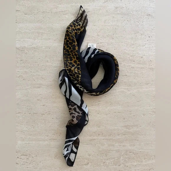 Dolce & Gabbana  Logo Silk Scarf - Picture 10 of 11